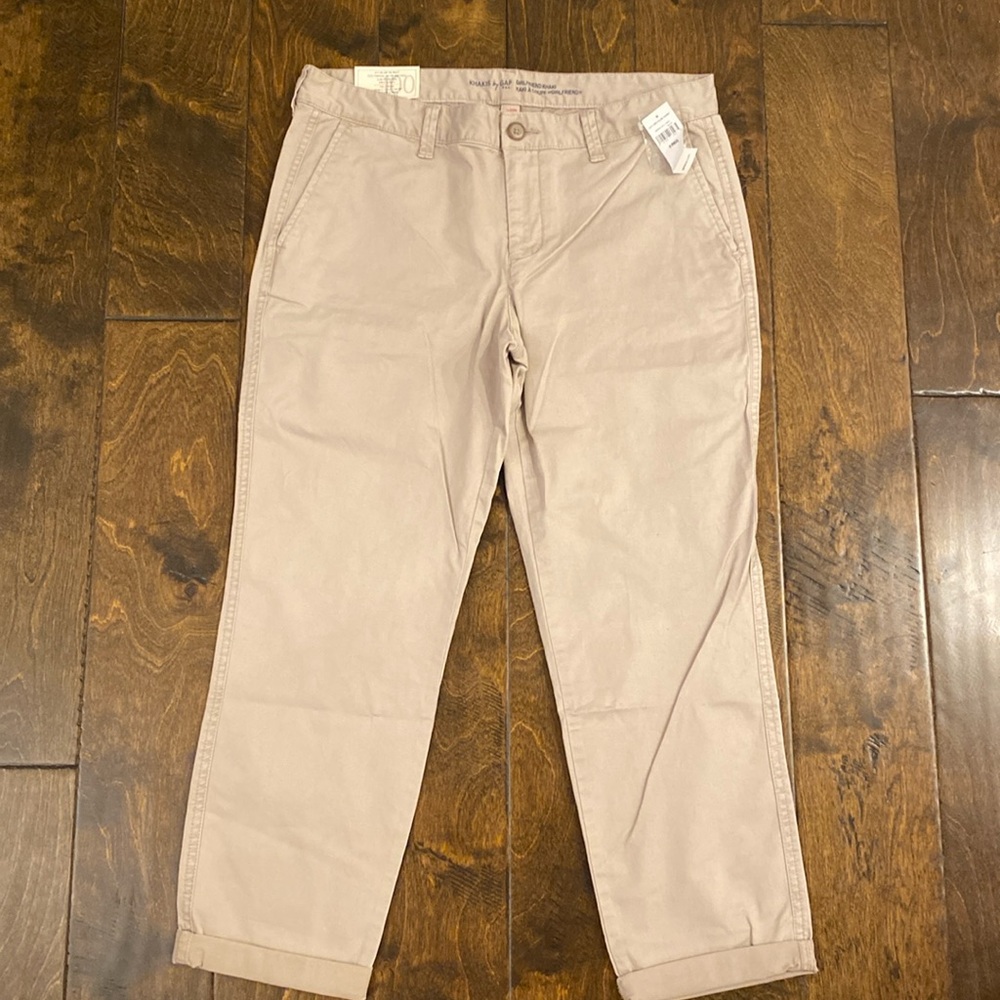 Gap khaki pants. 6/28R